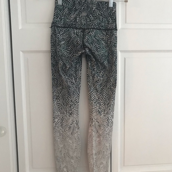 Lululemon Wunder Under High Rise Legging - Picture 2 of 6